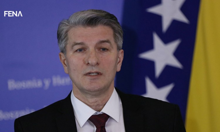 Mehmedović: Otkloniti zakonske prepreke za nabavku vakcina