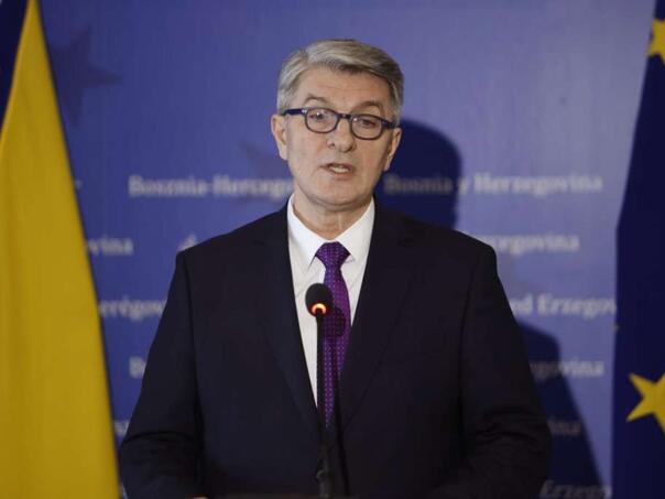 Mehmedović traži inspekciju: Funkcioner radi sa 84 godine...