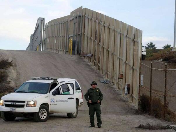 Meksiko gradi privremena skloništa u pripremi za masovne deportacije iz SAD-a