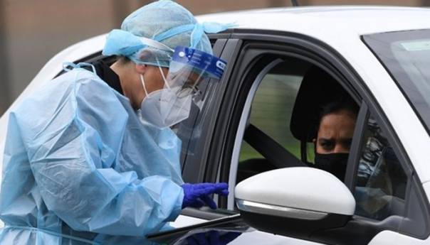 Melbourne nakon pada broja oboljelih ublažava stroge mjere