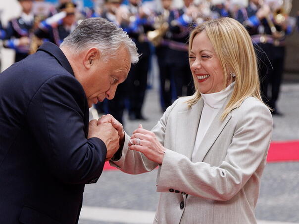 Meloni stala na stranu Orbana oko blokade pomoći Ukrajini