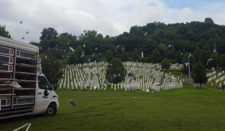 Memorijalni let golubova za žrtve genocida u Srebrenici