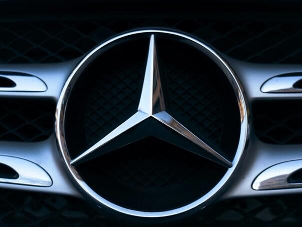 Mercedes odustaje od potpunog prelaska na struju