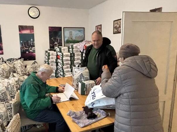 Merhamet Bihać dijeli 400 bajramskih paketa socijalno ugroženim građanima