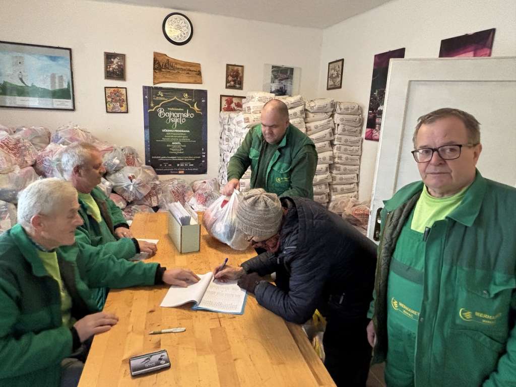 "Merhamet" Bihać zaključio 2025. godinu sa 72.000 toplih obroka i 4.150 paketa pomoći