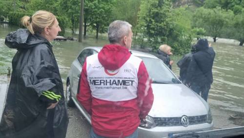 'Merhamet' kontinuirano doprema interventnu pomoć poplavljenim područjima u Krajini