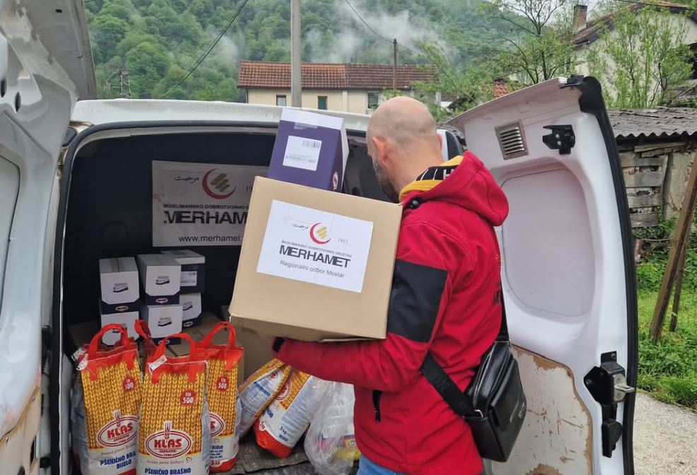 "Merhamet" Mostar podijelio 430 paketa pomoći
