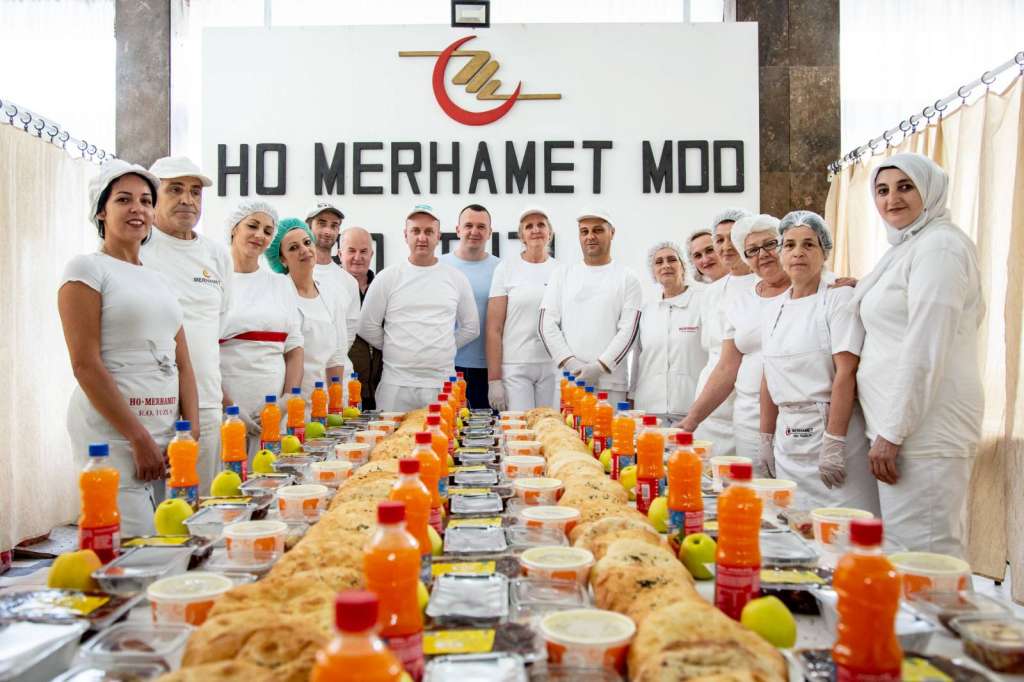 'Merhamet' tokom ramazana podijelio 48.000 iftara, 9.800 paketa i 32 tone hurmi