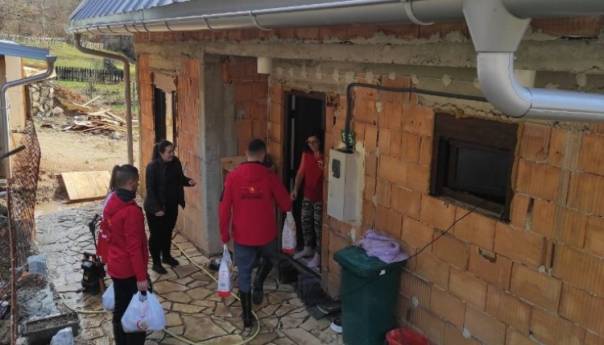 Merhametovi timovi na terenu dostavljaju pomoć ugroženim od poplava