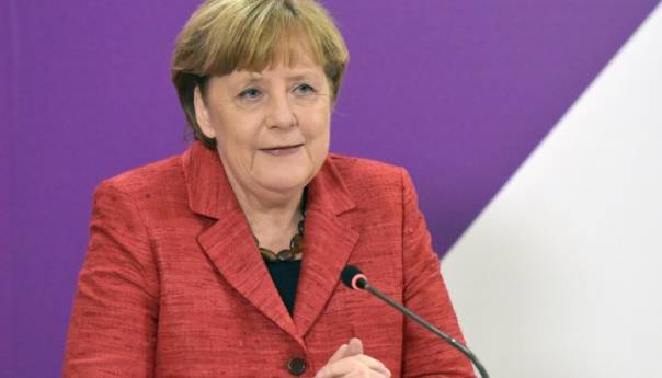 Merkel: Brexit je 'duboki rez' za Evropu
