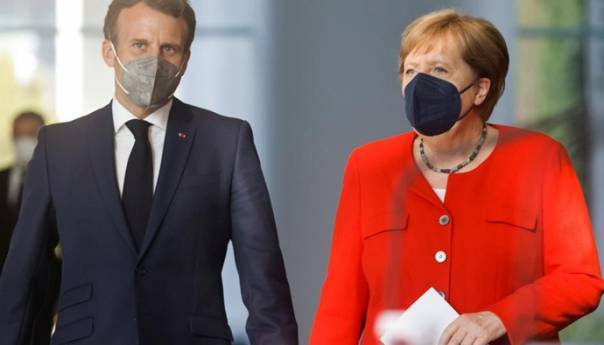 Merkel i Macron traže od čelnika EU ponovno pokretanje dijaloga s Rusijom