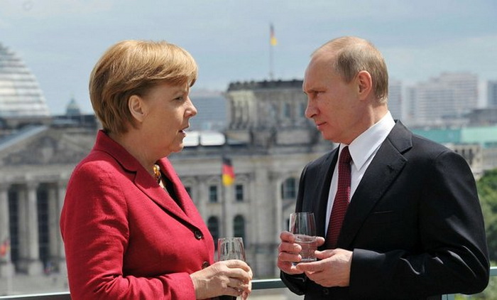 Merkel i Putin raspravljali o provedbi sporazuma iz Minska za Ukrajinu