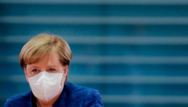 Merkel ide u Moskvu, sastaće se sa Putinom