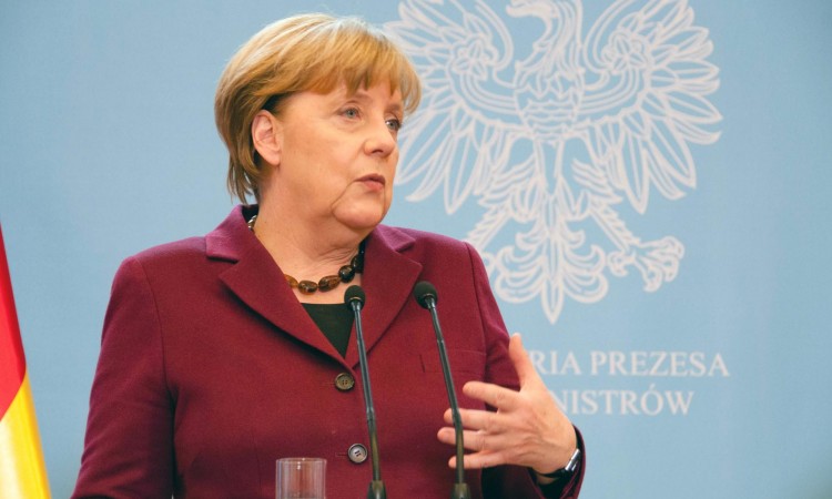 Merkel nastavlja rad u svom uredu, nakon izlaska iz karantene