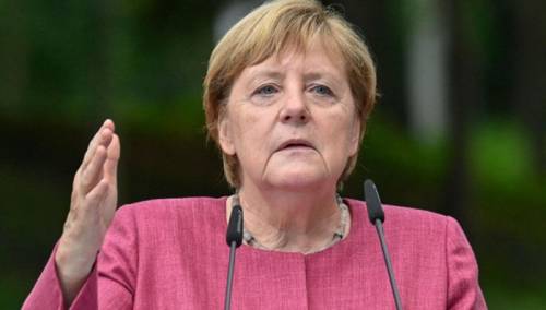 Merkel: Neprihvatljivo da se izbjeglice koriste radi pritiska