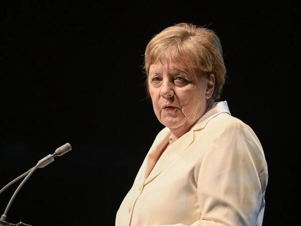 Merkel o Trumpu: Bio je opsjednut njemačkim automobilima i Putinom