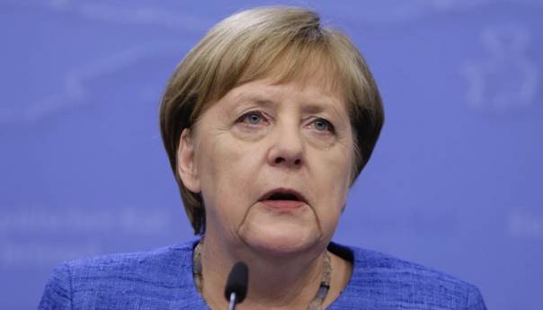 Merkel otputovala u Južnu Afriku i Angolu