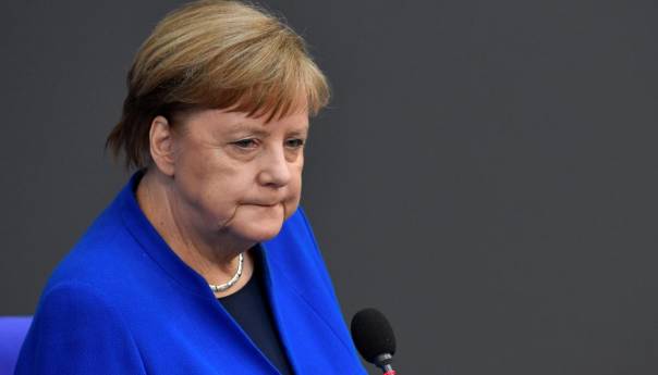 Merkel: Pandemija koronavirusa daleko je od kraja