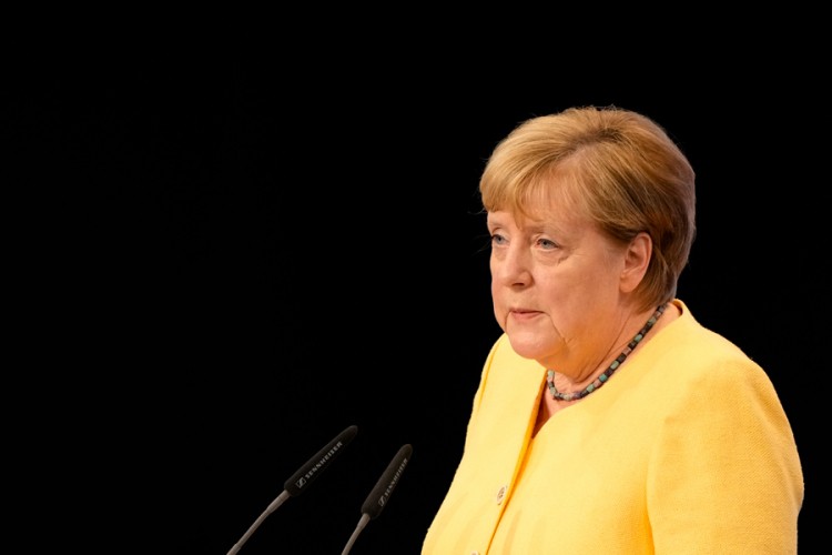 Merkel: Pogrešno procijenjena vojska Afganistana, očekivali smo jači otpor