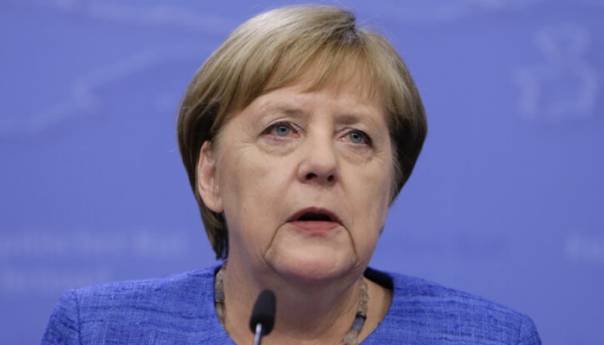 Merkel: Potrebno je više kapaciteta u EU za proizvodnju vakcina
