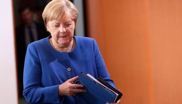 Merkel pozvala na povlačenje stranih plaćenika iz Libije