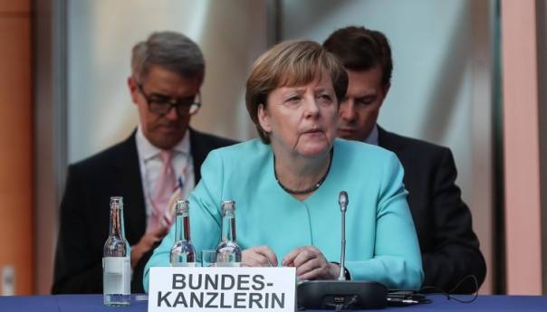 Merkel pozvale Nijemce da i dalje budu na oprezu