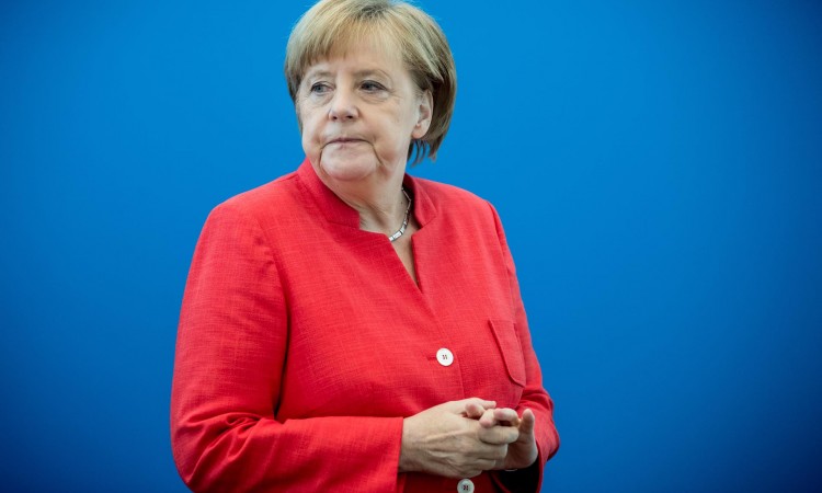 Merkel preporučila da ljudi iz regija s klasterima ostanu u tim područjima