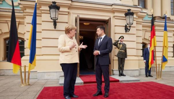 Merkel: Rusija ne smije koristiti plinovod kao oružje