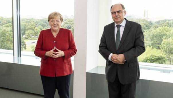 Merkel sa Schmidtom: Puna podrška za obavljanje funkcije