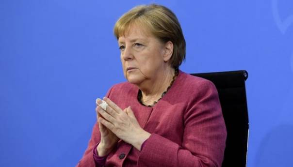 Merkel se revakcinisala Modernom, a vakcinisala AstraZenecom
