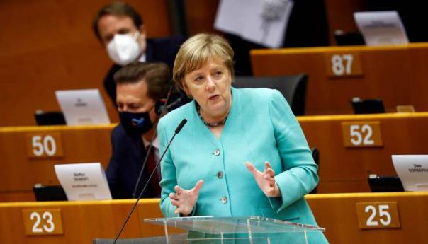 Merkel: Zemljama Zapadnog Balkana dati jasnu perspektivu članstva u EU