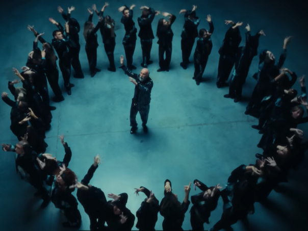 Merlin: Mnogo trauma iz desetljeća prije na novom je albumu