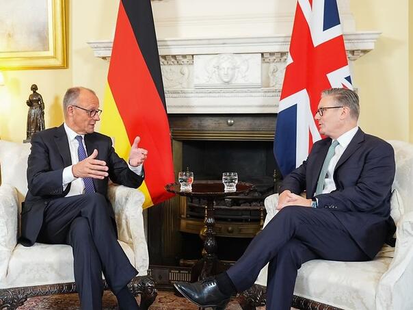 Merz i Starmer razgovarali o "pozitivnom napretku" u korištenju zamrznute ruske imovine