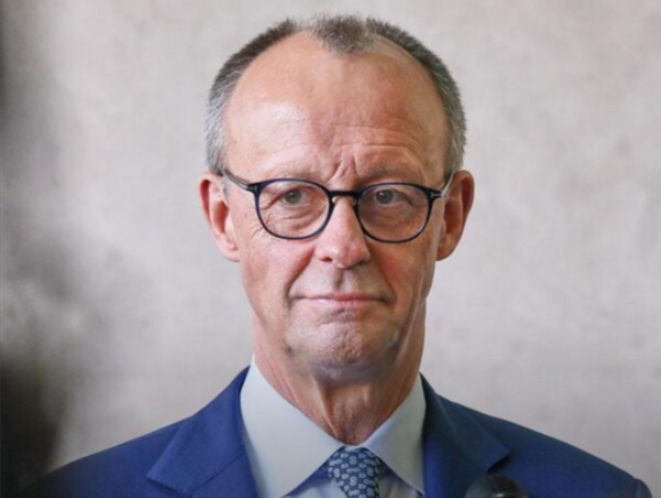 Merz očekuje razgovor s Trumpom o Grenlandu