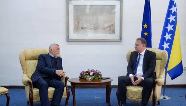 Mesić čestitao premijeru Nikšiću i poželio mu uspješan rad