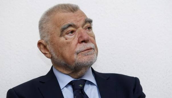 Mesić: Dodik i Čović su razbijači BiH, mora ih se 'otpustiti'