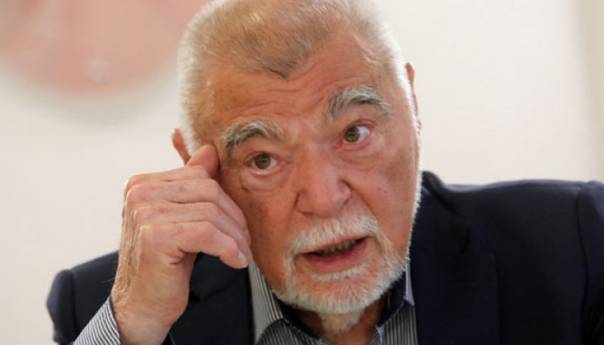 Mesić: Međunarodna zajednica mora zaustaviti Dodika