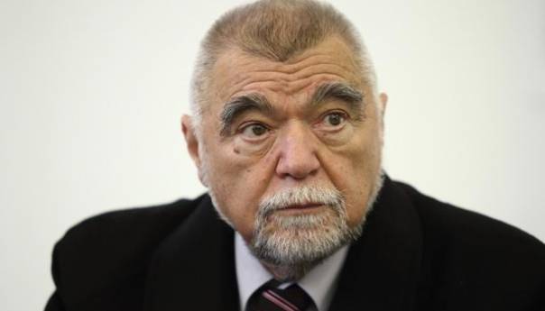 Mesić: Problem Srbije je što nije doživjela katarzu