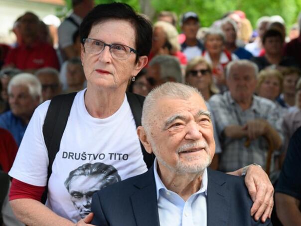 Mesić u Kumrovcu: Mladi ljudi cijene Titovu ulogu u historiji Hrvatske