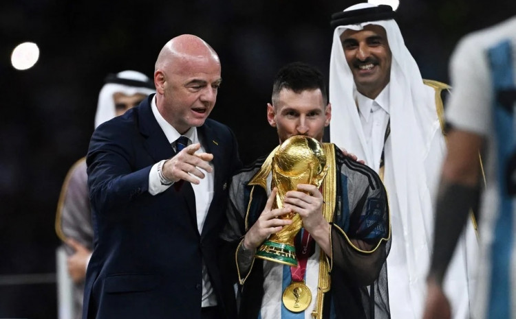 Messiju ponuđeno milion eura za plašt u kojem je podigao pehar svjetskog prvaka