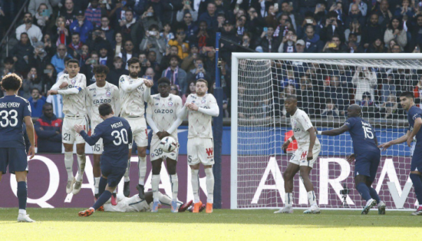 Messi golom iz slobodnjaka u 94. minuti donio pobjedu PSG-u