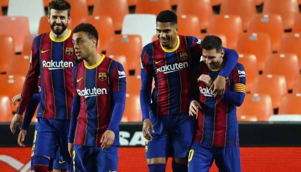 Messi s dva gola donio važan trijumf u golijadi u Valensiji