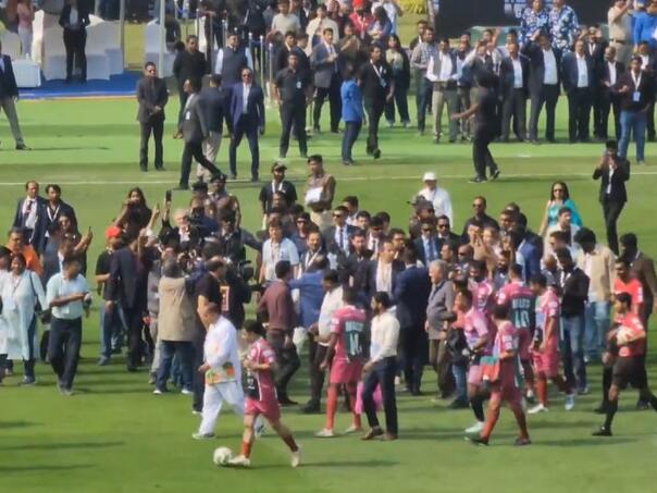 Messi stigao u Indiju i izazvao totalni haos, masa ga jurila satima