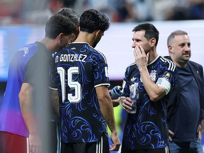Messi u čudu nakon pronalaska Pickfordove boce: Za tebe, Leo, piše ...