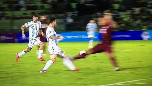 Messi u utakmici protiv Venecuele pretrpio brutalni start