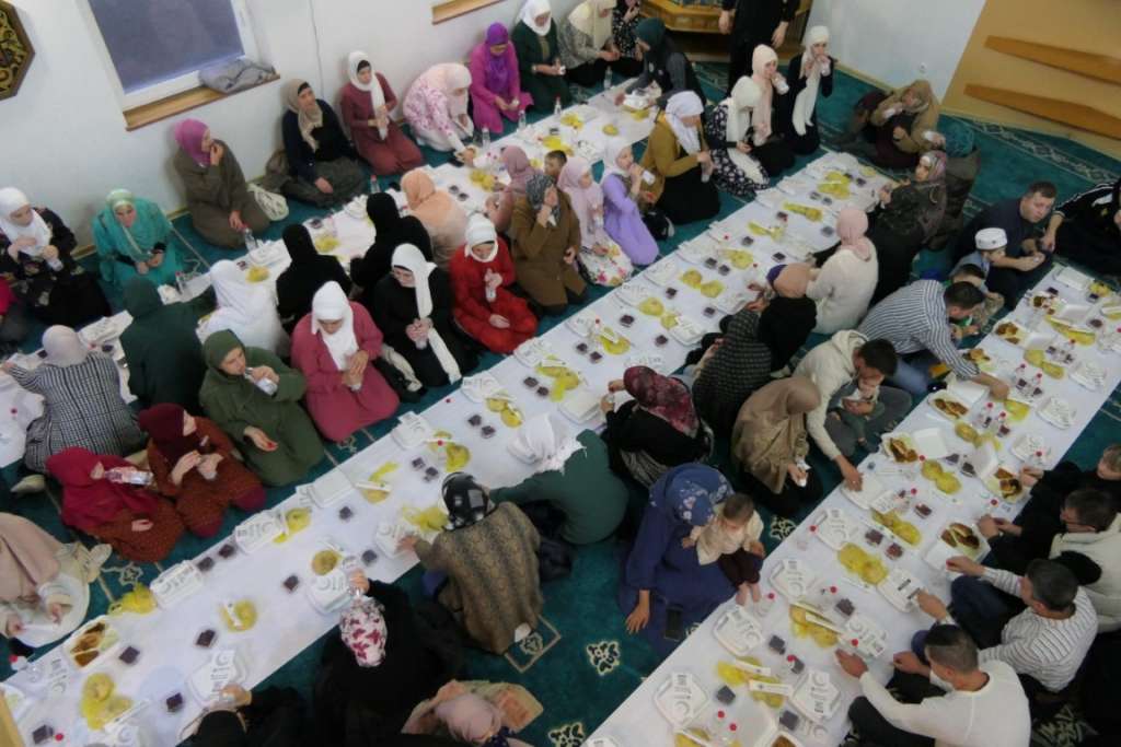 MFS-EMMAUS tokom Ramazana obezbijedio više od 35.000 iftara