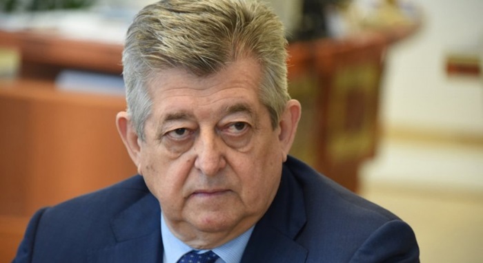Mićo Mićić na respiratoru