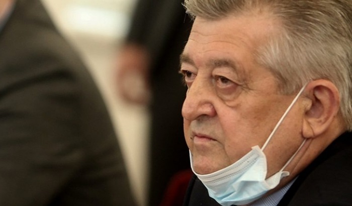 Mićo Mićić u veoma teškom stanju, otkazala mu pluća