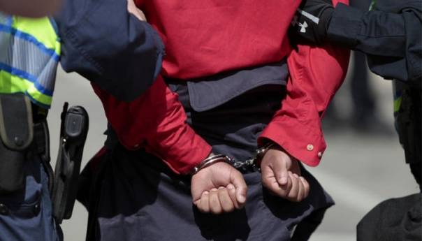 Migrant nožem povrijedio dvije osobe u Sarajevu