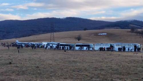 Migranti iz Lipe čekaju smještaj, i dalje u autobusima